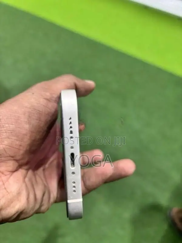 Apple iPhone 13 (Used)