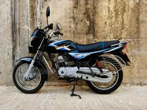 Bajaj CT100 2015