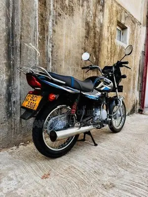 Bajaj CT100 2015