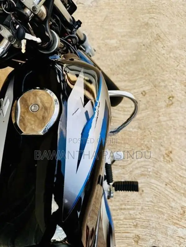 Bajaj CT100 2015