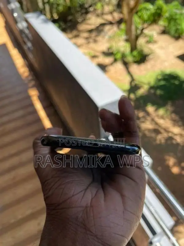 Apple iPhone XS (Used)