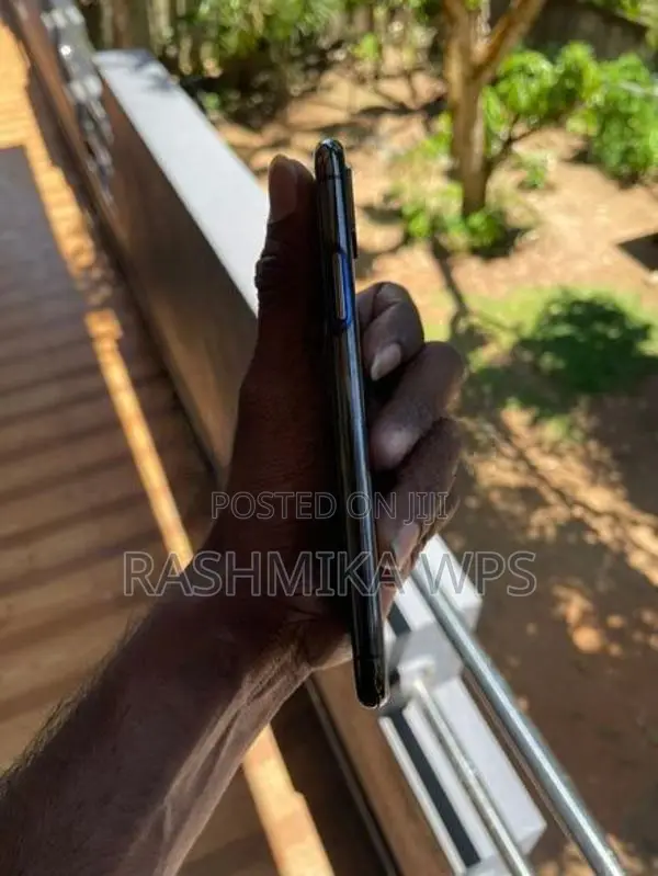 Apple iPhone XS (Used)