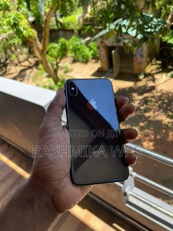 Apple iPhone XS (Used)