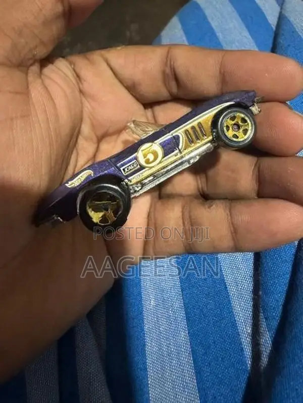 1999 Hot Wheels ’65 Corvette Jones Racing