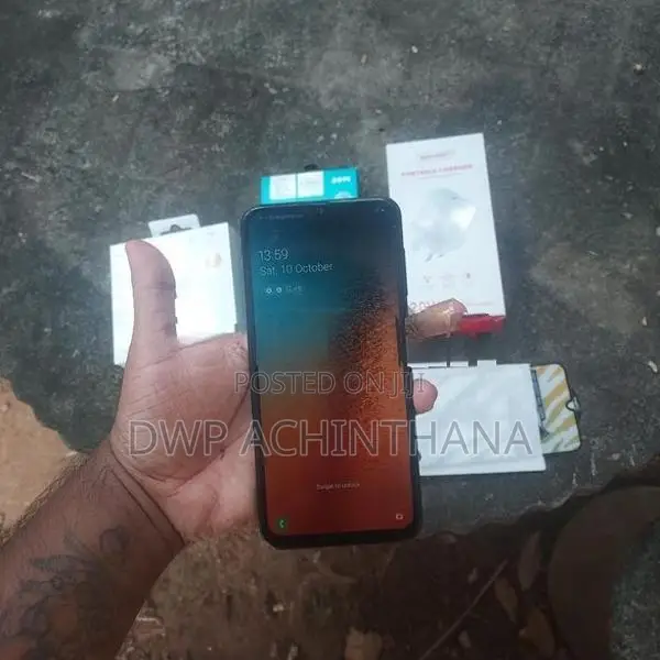 Samsung Galaxy A30 4GB 64GB (Used)