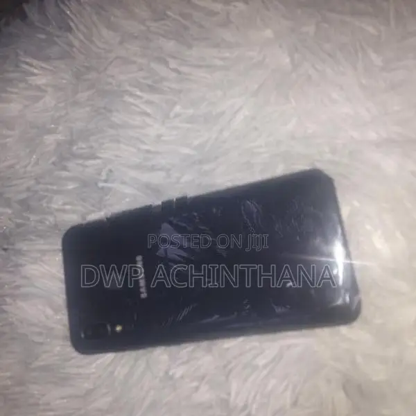 Samsung Galaxy A30 4GB 64GB (Used)