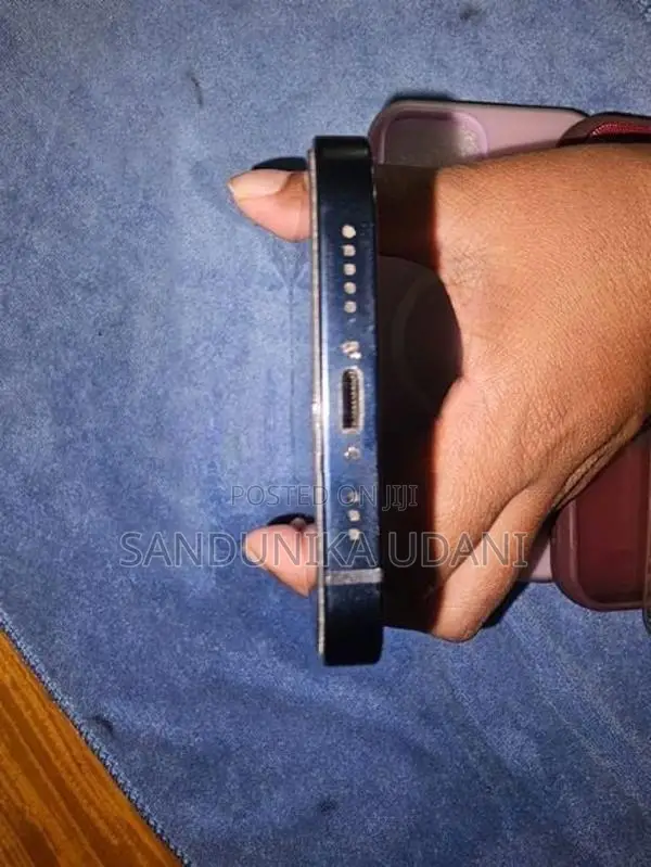 Apple iPhone 12 (Used)