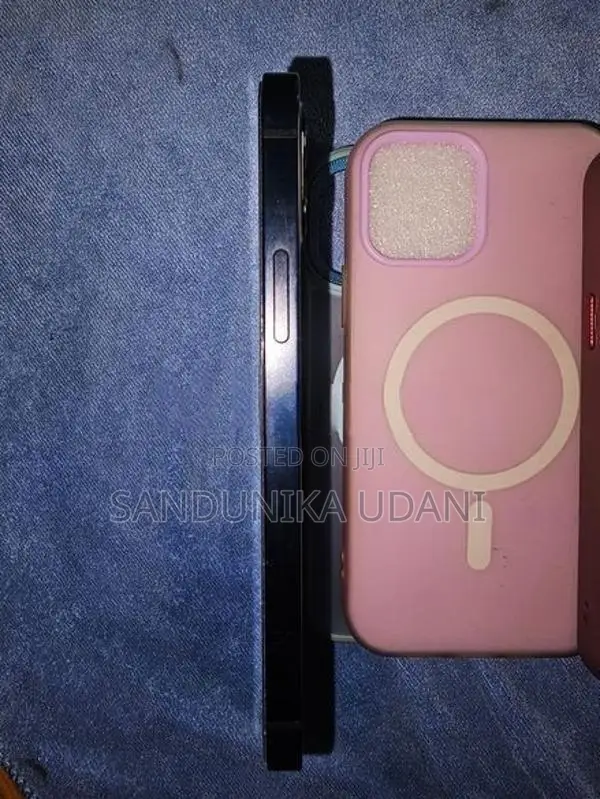Apple iPhone 12 (Used)