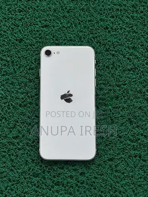Apple iPhone SE 2 (Used)
