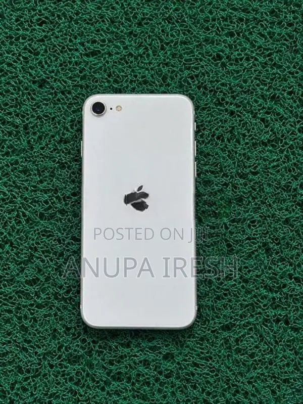 Apple iPhone SE 2 (Used)