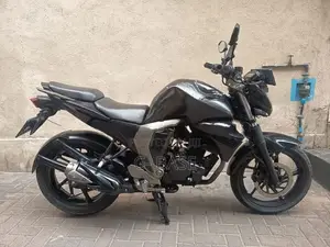 Yamaha FZ V2 2015