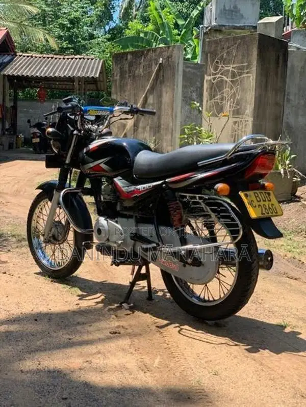Bajaj CT100 2015