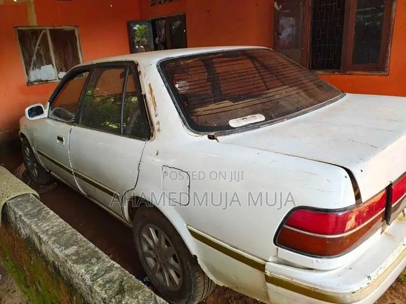 Toyota Corona 1998