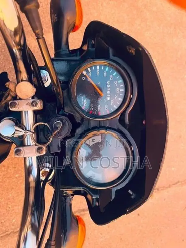 Bajaj CT100 2018