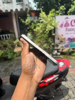 Apple iPhone 13 (Used)