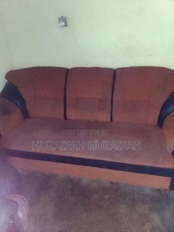 Damro 5 Seater Sofa Set