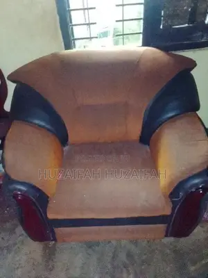 Damro 5 Seater Sofa Set