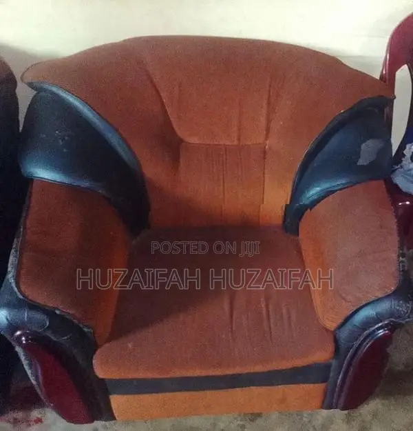 Damro 5 Seater Sofa Set