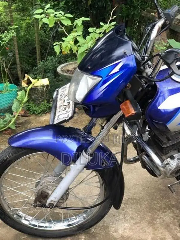 Bajaj CT100 2004