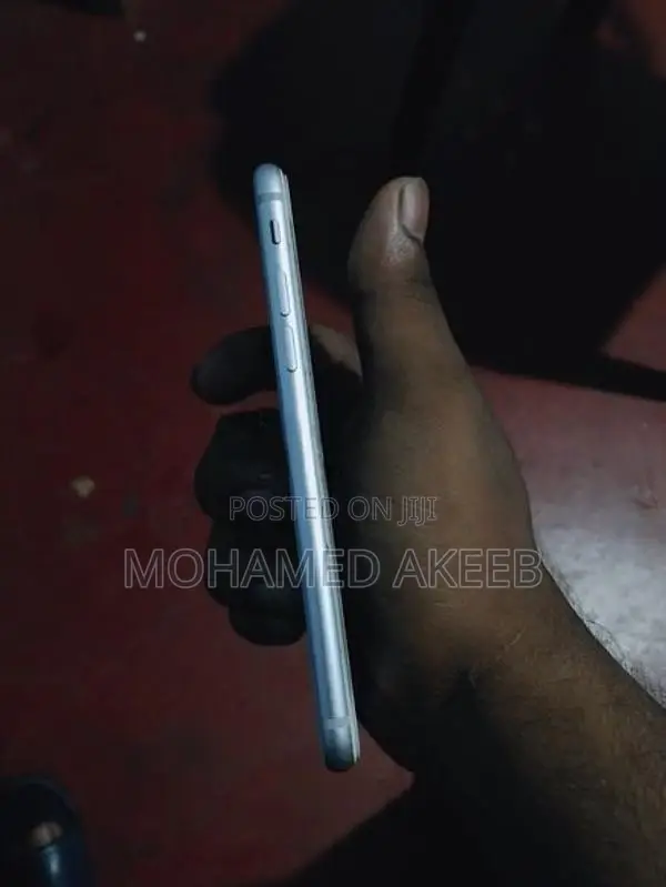Apple iPhone 8 (Used)