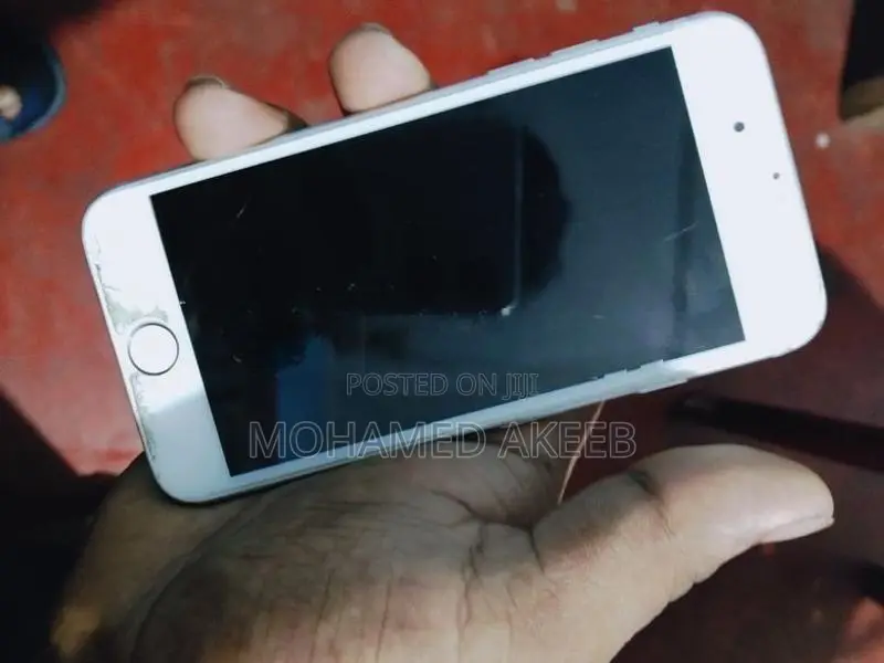 Apple iPhone 8 (Used)
