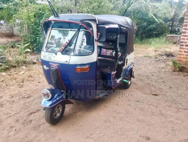 Bajaj RE 2002