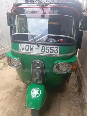 Bajaj RE 2011