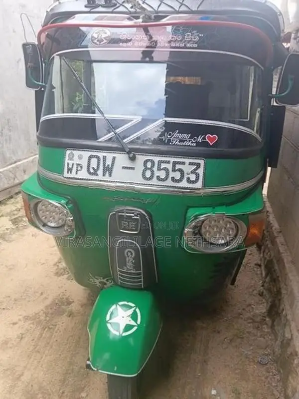 Bajaj RE 2011