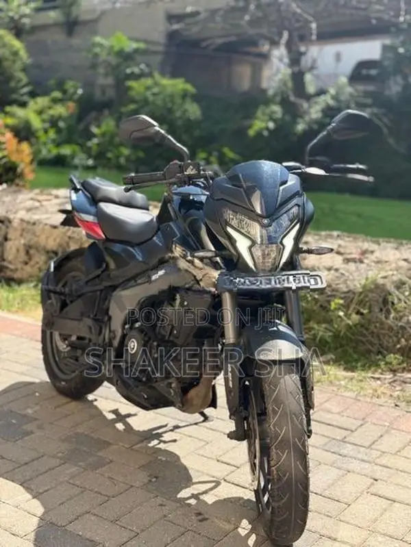 Bajaj Pulsar NS200 2025