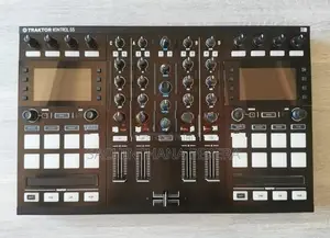 Traktor Kontrol S5 - Studio / Live Music Equipment