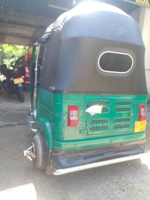 Bajaj RE 2014