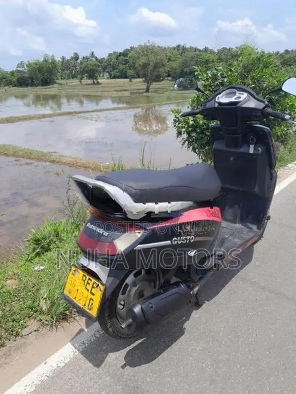 Mahindra Gusto 2016