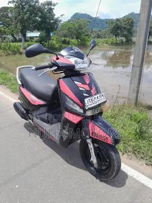 Mahindra Gusto 2016