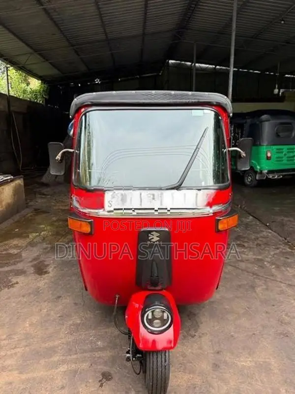 Bajaj RE 2001