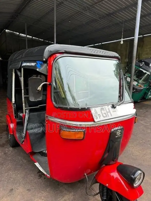 Bajaj RE 2001