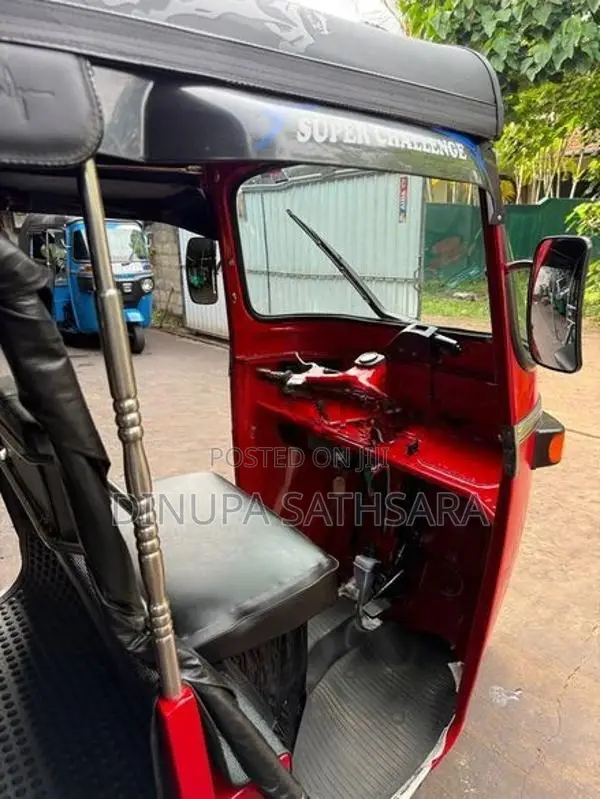 Bajaj RE 2001