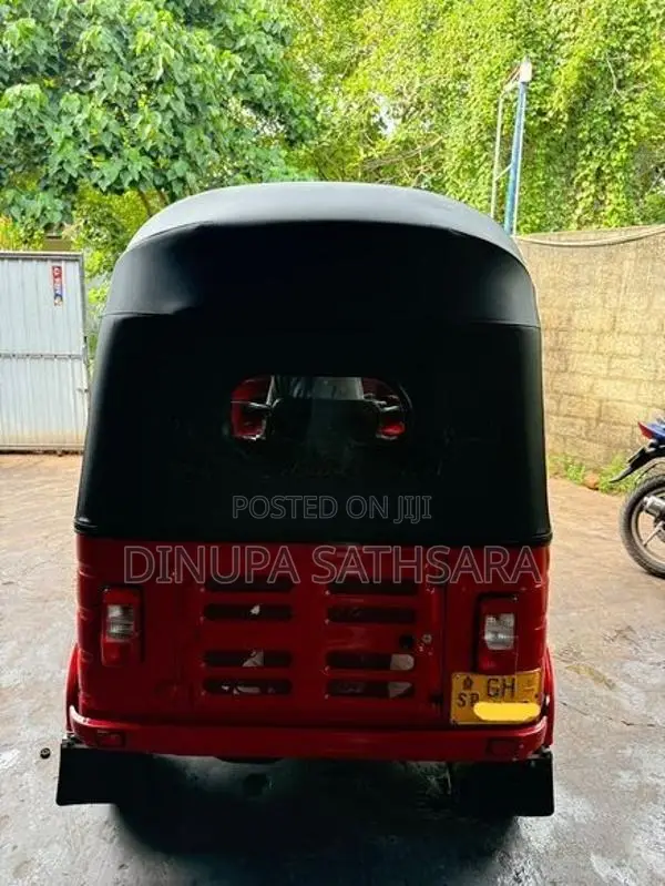Bajaj RE 2001
