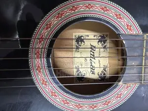 Box Guitar