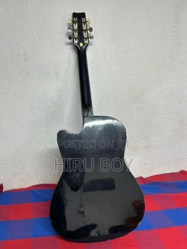 Box Guitar