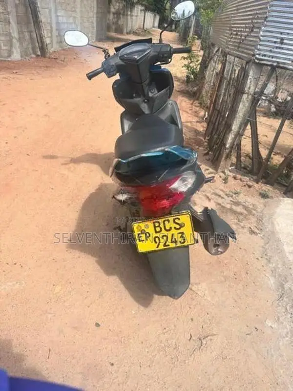 Yamaha Ray 2015
