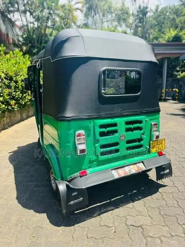 Bajaj RE 2017