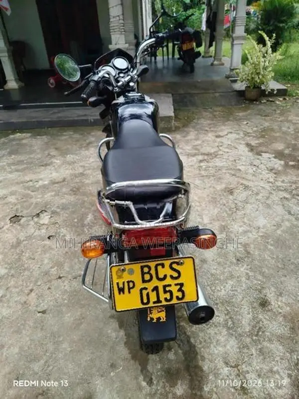 Bajaj CT100 2015