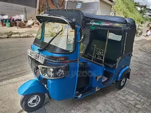 Bajaj RE 2019