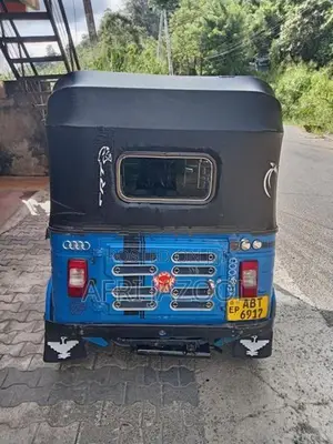 Bajaj RE 2019