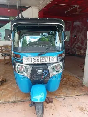 Bajaj RE 2019