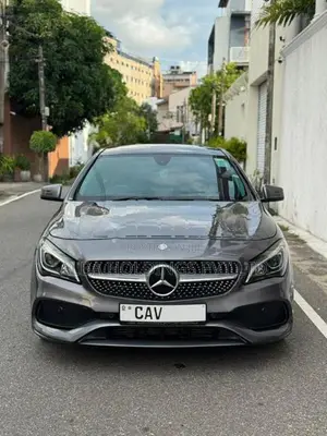 Mercedes Benz CLA 180 AMG Plus 2017