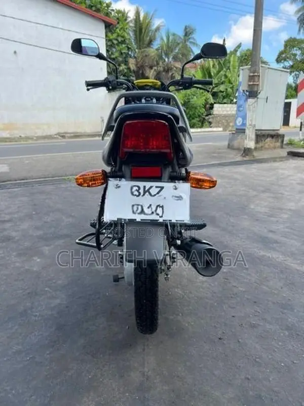 Bajaj CT100 2026