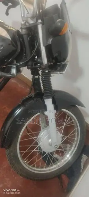 Bajaj CT100 2012
