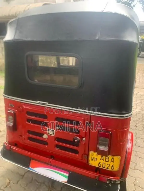 Bajaj RE 2015