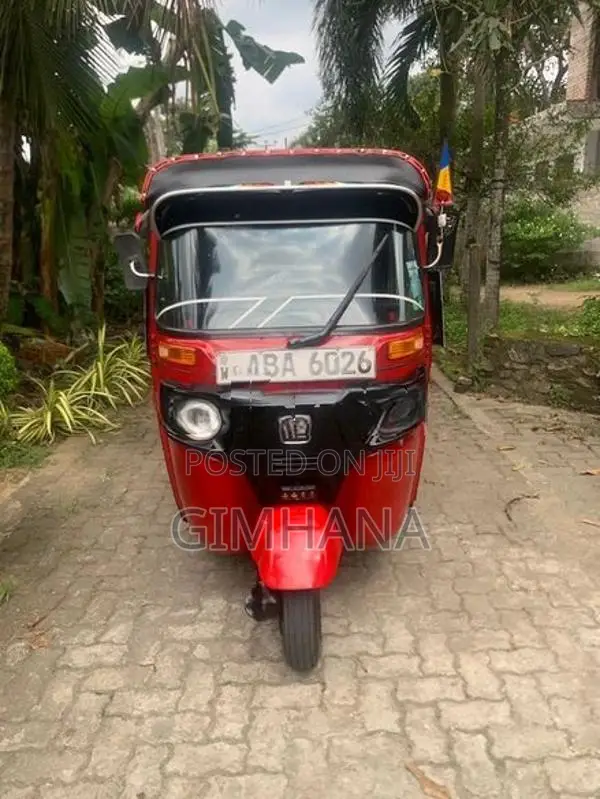 Bajaj RE 2015